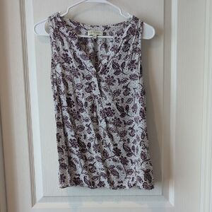 Lucy & Laurel Red and White Buttoned Sleeveless Tank Top